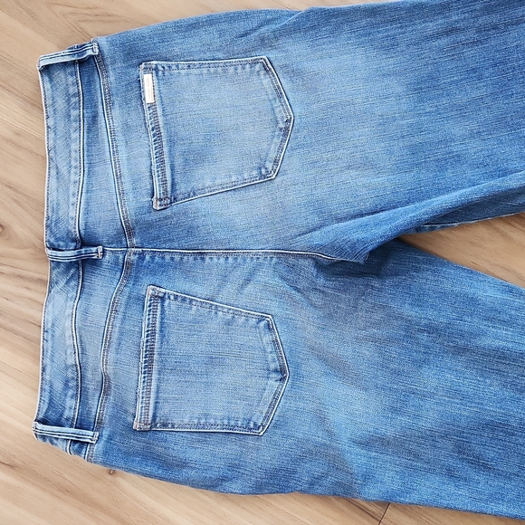 WHBM Slim Crop Jeans, Size 10, Light Blue Wash, Silver Hardware - Picture 5 of 5